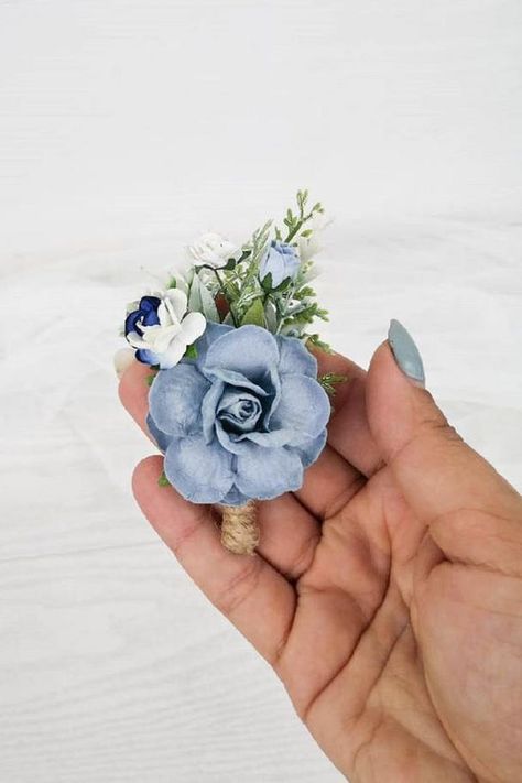 Boutonniere Wedding Blue, Dusty Blue Boutonniere, Sunflower Boutonniere, Dusty Blue Flowers, Boutonniere Wedding Rustic, Pale Pink Weddings, Blue Boutonniere, Blue Groomsmen, Bridal Hair Pieces Flower