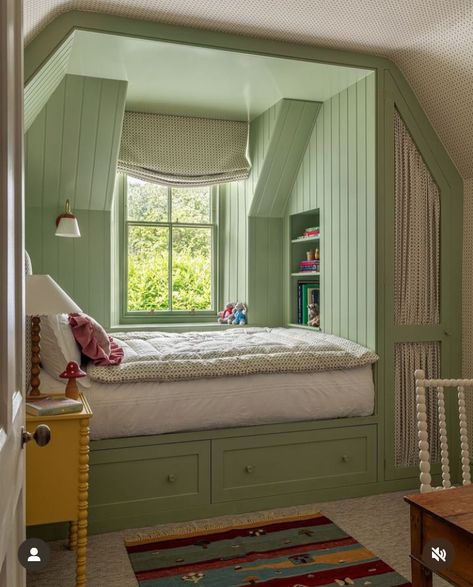 Small Toddler Bedroom, Colorful Bedroom Decor, Green Bedroom Decor, Bed Nook, Unique Bedroom Design, White Bedroom Decor, Luxury Bedroom Decor, Pink Bedroom Decor, Comfy Bedroom