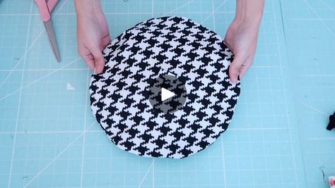 How To Make A Beret, Make A Hat, Hat Sewing, French Beret, Small Sewing, Berets Cap, Small Sewing Projects, Beret Hat, Easy Sewing Projects