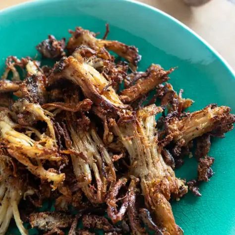 Air Fried Shredded Mushrooms - Wild Vegan Flower Air Fried Mushrooms, Mushroom Recipes Vegan, Oyster Mushroom Recipe, Lobster Mushroom, Cheese Wontons, Cream Cheese Wontons, Mushroom Recipe, Fried Mushrooms, Fussy Eaters