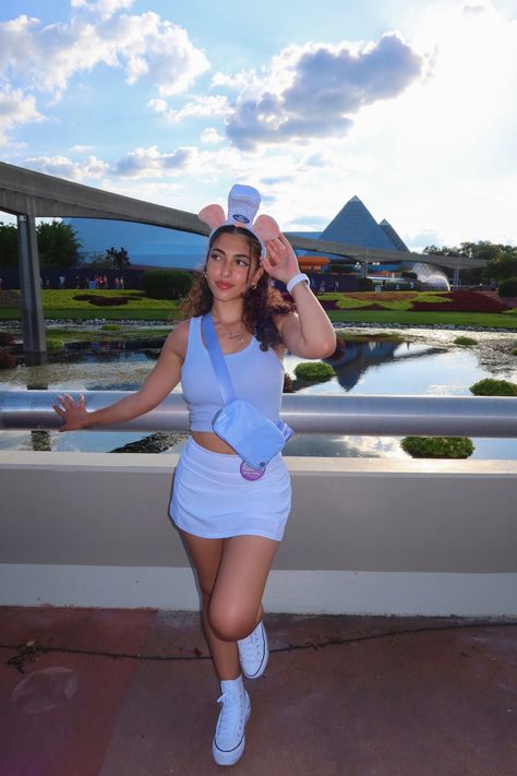 Disney World Outfit Aesthetic, Wdw Outfits Women Summer, Ratatouille Outfit Disney, It Girl Disney Outfit, Disney World Character Outfits, Disney Outfits Characters, Disney World Princess Outfits, Cute Epcot Outfits, Disney Fits Spring