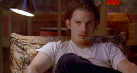 ethan hawke reading in reality bites Secret Handshake, Reality Bites, Ethan Hawke, Dead Poets Society, Production Design, Father Figure, I Cant Even, Old Movies, Vintage Movies