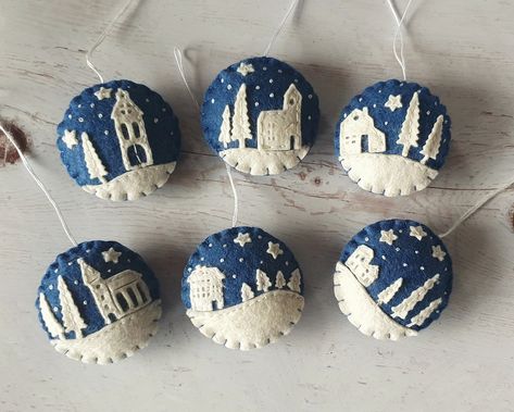 Blue Felt Christmas Ornaments, Embroidered Christmas Ornaments, Blue And White Home, Holiday Inspo, Felt Christmas Decorations, Felt Ornament, Felt Decorations, 자수 디자인, Felt Christmas Ornaments