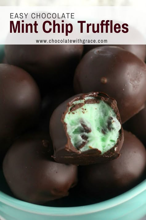 Homemade Valentine's Day Candy Ideas Chocolate Chip Truffles, Recipe Printables, Easy Christmas Candy Recipes, Resepi Biskut, Mint Chocolate Chip, Christmas Candy Recipes, Chocolate Mint, Homemade Candies, Mint Chocolate Chips