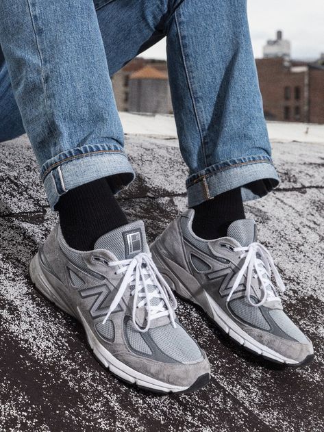 New Balance 990 V5 Outfit, Grunge Shoes, Hipster Shoes, New Balance 990, Sneakers Outfit Men, New Balance Style, New Balance Outfit, Sneak Attack, Trendy Spring Outfits