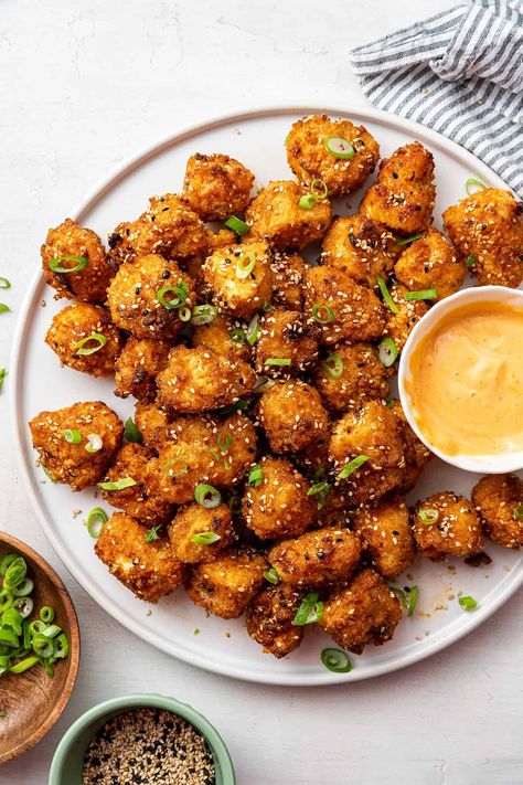 Bang Bang Cauliflower Tacos, Vegan Bang Bang Cauliflower, Spicy Cauliflower Bites, Bang Bang Cauliflower Recipe, Bang Bang Cauliflower, Gluten Free Panko, Friday Dinner, Plant Based Meal Planning, Spicy Cauliflower