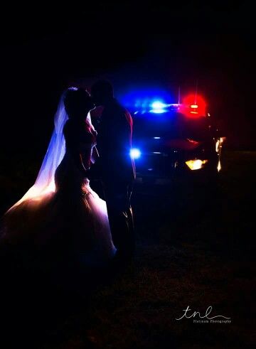 Deputy Sheriff Wedding Ideas, Police Officer Wedding Pictures, Police Engagement Photos Ideas, Marrying A Police Officer, First Responder Wedding Ideas, Law Enforcement Wedding Ideas, Law Enforcement Family Photos, Cop Wedding Ideas, Engagement Photos Police Officer