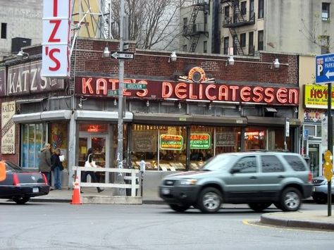 Katz Deli NYC National Walking Day, Katz's Delicatessen, Jewish Deli, New York Food, Movie Locations, Vacation Usa, Nyc Restaurants, Living In New York, Vacation Destinations