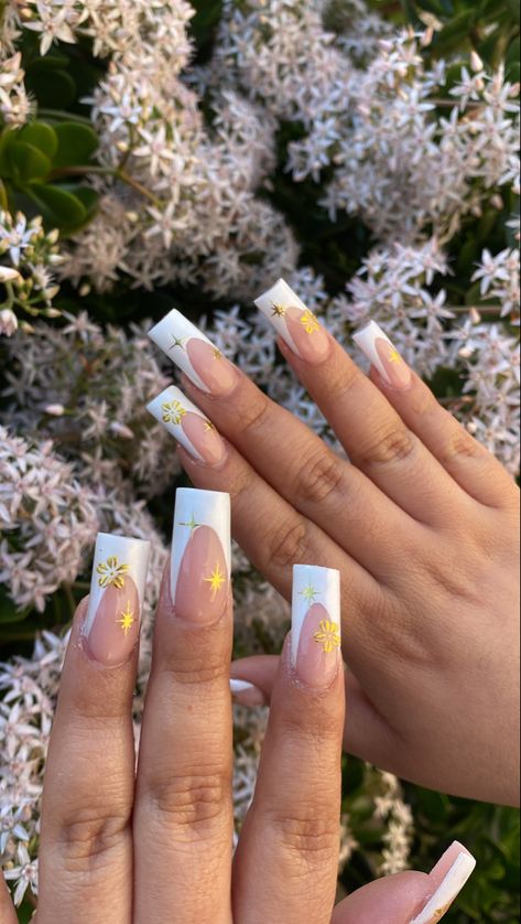 French tip with gold decals ✨ White Vacay Nails, Gold Outline French Tip, Gold Decal Nails, White French Tip With Gold Accent, White French Tip Summer Nails, White French Tip Nails With Design Summer, Hold French Tip Nails, White French Tips With Gold Line, Gold Sticker Nails