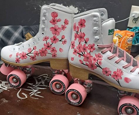 Cherry Blossom Impala Roller Skates Customized Painting On Rollerskates, Painted Roller Skates, Roller Skates Fashion, Girls Roller Skates, Roller Shoes, Skate Girl, Skater Girl, Skater Girls, Paint Roller