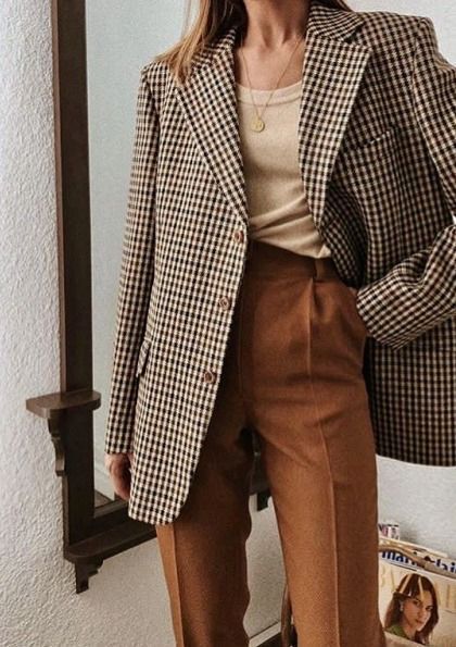 10 Timeless Fashion Trends We'll Continue To Follow Next Year - Society19 Pantalon Orange, Orange Pants, Instagram Outfits, Brown Pants, Winter Trends, Oversized Blazer, Casual Winter Outfits, Plaid Jacket, Sims 4 Cc