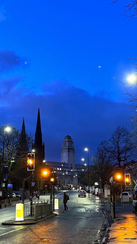 Leeds England Aesthetic, University Aesthetic Uk, Leeds University Aesthetic, Leeds Aesthetic, United Kingdom Aesthetic, Rainy England, Full Aesthetic, Uni Vibes, University In England