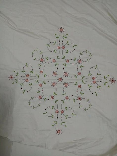 Hand Embroidery Cushion Cover Designs, Hand Embroidery Bedsheet, Bedsheets Designs, Embroidery Bedsheet, Bedsheet Design, Stitches Design, Vintage Embroidery Transfers, Kutch Work Designs, Embroidery Stitches Beginner