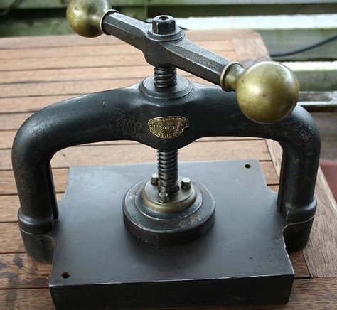 Book press Bookbinding Supplies, Bookbinding Tools, Book Press, Artist Supplies, Bookmaking, Antique Sewing Machines, Book Sculpture, Antique Tools, Woodworking Workshop