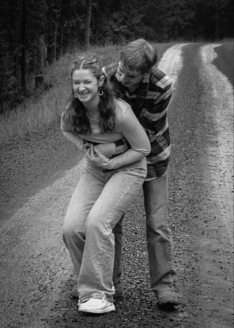 Guy Hugging From Behind, Behind Hugs Pose, Side Hug Couple, Hug From Behind Pose, Hugs From Behind Couple, Hugging From Behind Reference, Hug From Behind Drawing Reference, Man Hugging Woman From Behind, Hugging From Behind