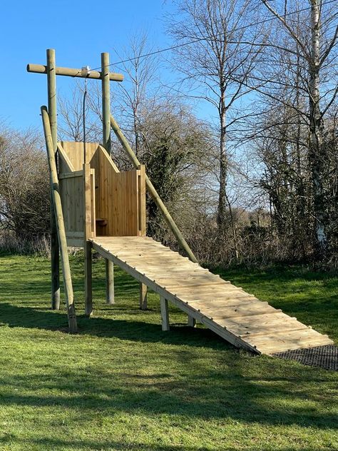 Diy Zipline, Zip Wire, Custom Treehouse, Tree Stand Hunting, Zip Line Backyard, Backyard Play Spaces, Treehouse Masters, Kids Backyard, Tree House Kids