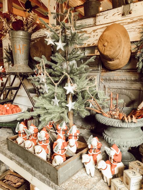 French Farmhouse Christmas, Rustic French Farmhouse, Christmas Diy Projects, Christmas Booth, Sustainable Gift Wrap, Thanksgiving Table Setting, Antique Shopping, Booth Decor, French Farmhouse Decor