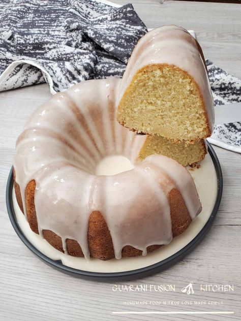 Vanilla Bundt Cake Vanilla Glaze For Bundt Cake, Moist Vanilla Bundt Cake, Bundt Cake Vanilla, Glaze For Bundt Cake, Homemade Bundt Cake, Vanilla Bundt Cake Recipes, Cakes Made With Oil, Snacking Cakes, Bundt Cake Glaze