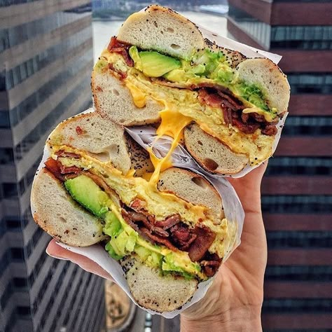 Breakfast Food Truck, Protein Calculator, Bagel Breakfast Sandwich, Breakfast Bagel, Clean Eating Recipes For Dinner, Bacon Egg And Cheese, Protein Intake, Lets Eat, Yummy Eats