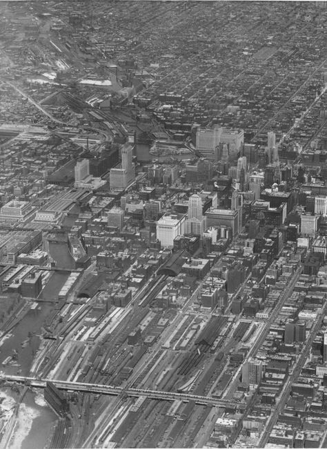 Old Chicago Photographs | Page 33 | SkyscraperCity Chicago Transit Authority, Chicago Pictures, Chicago History, Railroad Photography, Chicago Photos, Chicago Architecture, My Kind Of Town, Chicago City, Chicago Skyline