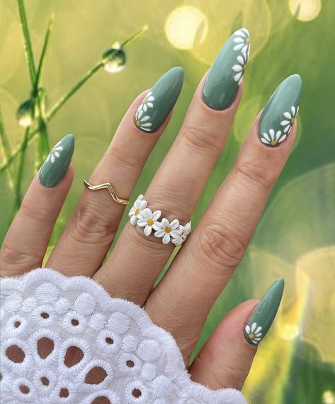 Nail Design Gold, Nails Bright, 2024 Nails, Green Nail Designs, Daisy Nails, Purple Nail, Almond Nails Designs, Nails Spring, Nail Swag