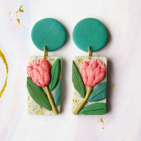 Diy Clay Projects, Homemade Polymer Clay, Clay Embroidery, Polymer Clay Embroidery, Protea Flower, Diy Earrings Polymer Clay, Earring Inspo, Clay Clay, Polymer Clay Jewelry Diy