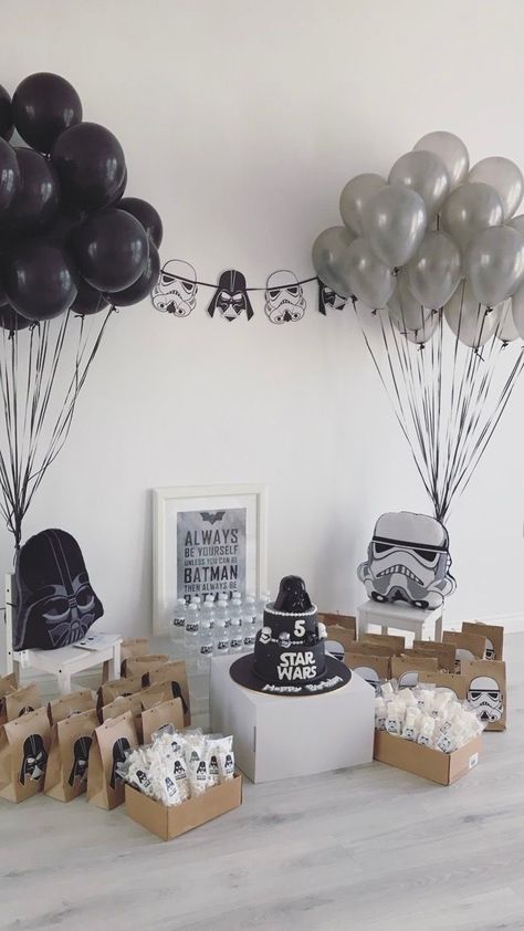 Star Wars Theme Birthday, Star Wars Party Decorations, Decoracion Star Wars, Star Wars Themed Birthday Party, Cute Star Wars, Themed Baby Shower Ideas, Star Wars Birthday Cake, Star Wars Baby Shower, Star Wars Theme Party