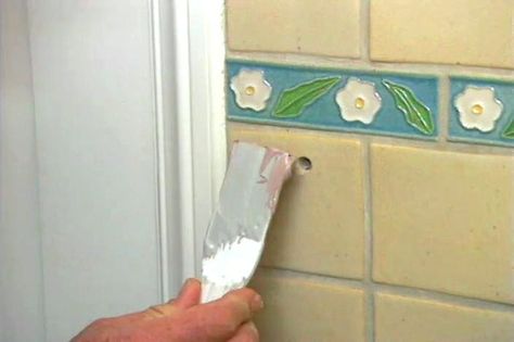 How to fix holes in ceramic tile. Cracked Tile Repair, Tile Repair, Ceramic Tile Bathrooms, Floor Makeover, Modern Flooring, Tile Color, Ceramic Floor Tiles, Polyester Resin, Laminate Countertops