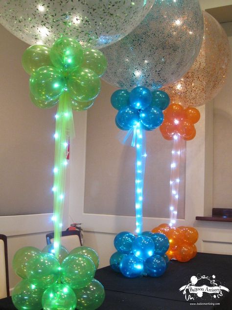 Sparkle Balloons with Rice Lights. Lighted balloon column. Balloon column.  #balloon-column #balloon-decor Festa Hotel Transylvania, Deco Cinema, Pretty Balloons, Deco Ballon, Diy Balloon Decorations, Balloon Centerpieces, Glow Party, Balloon Columns, Balloon Design