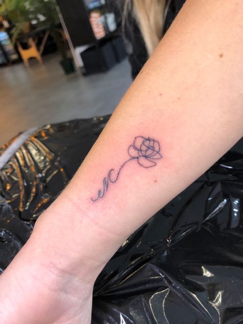 Flower Tattoo With Letter, Flower Tattoo With Initials, Rose With Letter Tattoo, Flower Letter Tattoo, M And W Tattoo, Initial With Flower Tattoo, Letter With Flowers Tattoo, M Tattoo With Flowers, Rose Tattoo With Initials