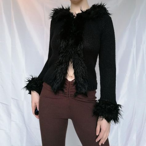 Paige Matthews, 2016 Tumblr Outfits, Fur Trim Cardigan, Fashion 23, Black Knit Cardigan, Gothic Clothes, Diy Clothing, Cardigan Long, Future Fashion