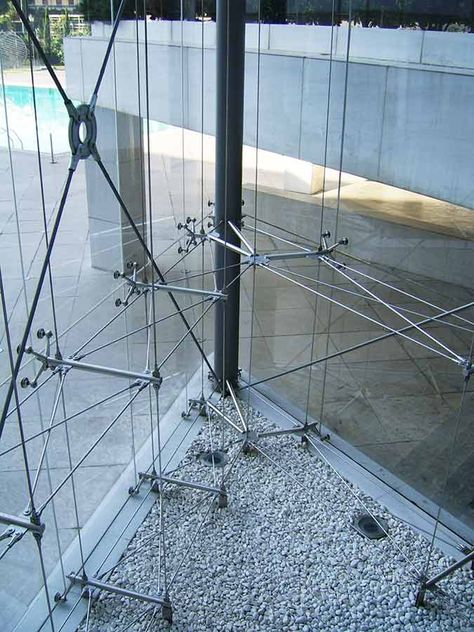 Spider Glass Facade, Staircase Glass, Spider Glass, Glass Wall Design, Curtain Wall Detail, Building Facades, Glass Facade, Joinery Design, Glass Curtain Wall