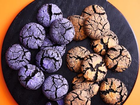 Get Black Cocoa Crinkle Cookies Recipe from Food Network Halloween Wars, Crinkle Cookies Recipe, Black Cocoa, Cookie Spread, Spooky Treats, Crinkle Cookies, Chewy Cookie, Kitchen Food, Halloween Cookies