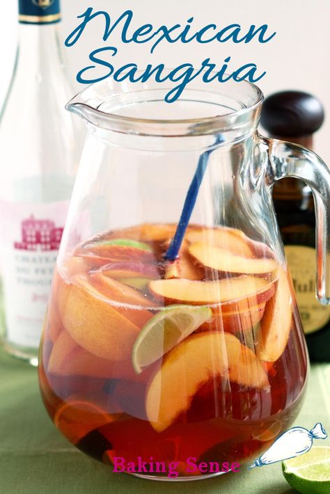 Mexican Sangria, Tequila Sangria, Red Sangria Recipes, Tequila Recipe, Easy Alcoholic Drinks, Breakfast Cocktails, Mexican Drinks, Sangria Recipe, Tequila Drinks