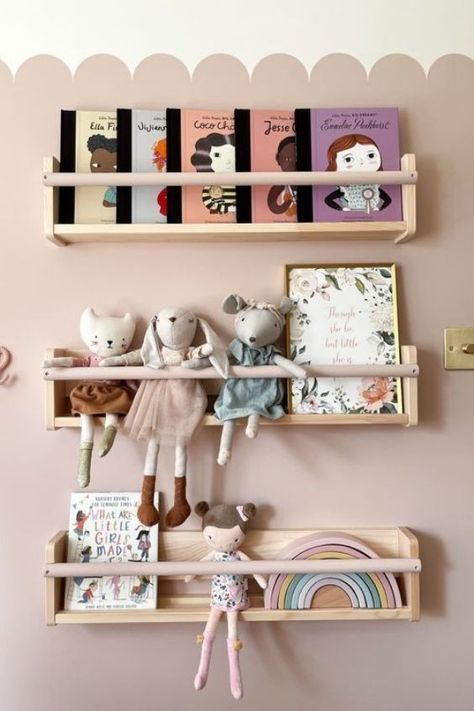 Pretty Bookshelves, Whimsical Nursery Decor, Nursery Shelf Decor, Ikea Nursery, Nursery Book, Nursery Bookshelf, Nursery Shelves, Baby Room Inspiration, Nursery Room Inspiration