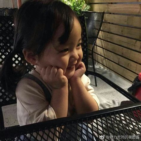 Kwon Yuli, Funny Dialogues, Cute Statuses, Ulzzang Kids, Cute Asian Babies, Cutest Couple Ever, Korean Babies, Asian Babies, Photo Collage Template