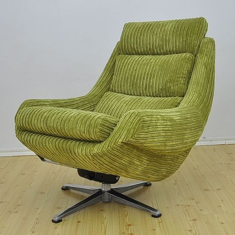 Cool Armchair, Mcm Chairs Living Room, 70s Armchair, 1970 Furniture, 70s Chair, Corduroy Chair, Armchair Inspiration, Vintage Arm Chair, Bedroom Armchair