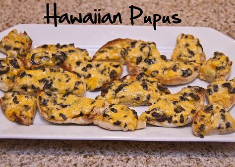 hawaiian pupus Hawaiian Pupus, Something Different For Dinner, Easy To Make Appetizers, Olive Relish, Hawaiian Food, Hawaiian Party, Looks Yummy, Luau Party, Best Appetizers