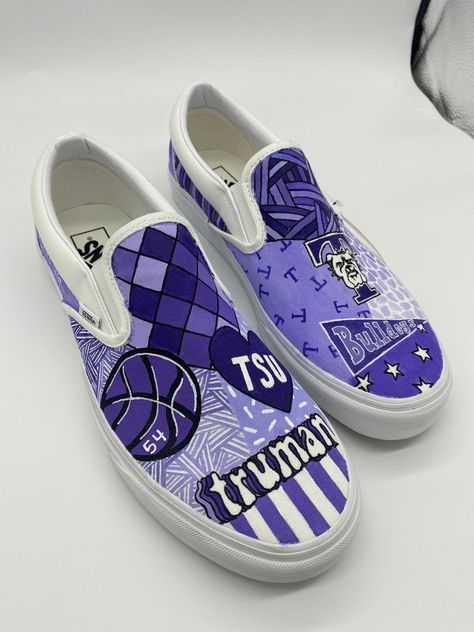 Shoe Painting Ideas Vans, Sunflower Vans, Painted Canvas Shoes, Painted Vans, Custom Painted Shoes, Disney Vans, Custom Shoes Diy, Upcycle Clothes Diy, Painted Sneakers