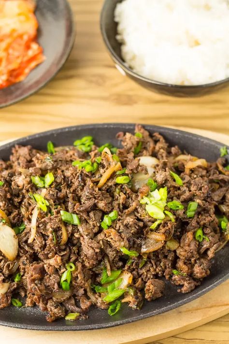 Bulgogi (Marinated Korean Beef) Recipe - Salu Salo Recipes Sliced Beef Recipes, Sheet Pan Beef, Korean Beef Recipe, Beef Bulgogi Recipe, Korean Beef Bulgogi, Korean Beef Recipes, Bulgogi Recipe, Korean Barbecue, Stir Fry Dishes