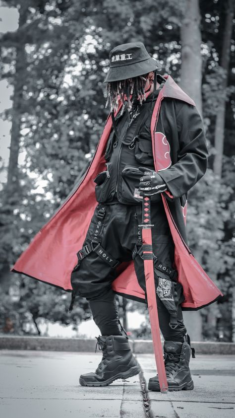 SENZOROTY IN AKATSUKI CLOAK Dark Street Wear Aesthetic Men, Akatsuki Outfit Ideas, Techwear Cloak, Street Wear Aesthetic Men, Anime Techwear, Akatsuki Cloak, Cloak Outfit, Techno Clothes, Gothic Hoodies