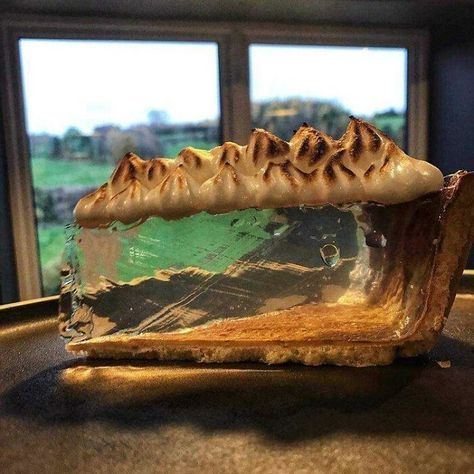 A Transparent Lemon Meringue Pie By A Leeds-Based Chef Amazed The Internet, And Now People Are Asking For A Recipe Pie Pictures, Lemon Meringue Cheesecake, Meringue Pie Recipes, Lemon Meringue Pie, Molecular Gastronomy, Shortcrust Pastry, Lemon Pie, Meringue Pie, Lemon Meringue