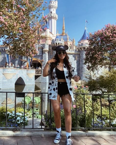 Disney Outfits Women Summer, Disney World Outfits Summer, Disney Fashion Outfits, Disney Family Outfits, Disney Park Outfit, Disney Trip Outfits, Disney Outfits Women, Theme Park Outfits, Disney Themed Outfits