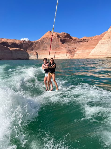 Lake Life Aesthetic Family, Lake Powell Instagram Pictures, Lake Aesthetics Friends, Utah Lake Powell, Lake Aesthetics Summer Friends, Sedona Arizona Travel, Beach Vacay, Lake Pictures, River Trip