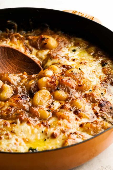 French Onion Gnocchi - Whisper of Yum Gnocchi Ideas, French Onion Gnocchi, Clam Chowder Bread Bowl, Whisper Of Yum, French Onion Casserole, Beef Stock Recipes, Curry Puff, Gnocchi Dishes, Onion Casserole