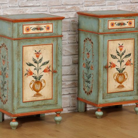 Bedside Cabinet Archivi | Mobili Vangelista Painted Furniture Cabinets, Nostalgic Vibes, Small Bedroom Furniture, Aluminum Cans, Home Decor Ideas Living Room, Home Decoration Ideas, Ideas Living Room, Painting Furniture Diy, Home Decorating Ideas