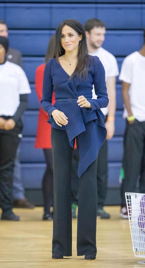 Meghan paired blue and black - but it worked Navy Blue Blouse Outfit, Blue Blouse Outfit, Meghan Style, Loafers Outfits, Court Outfit, Meghan Markle Outfits, Royal Blue Blouse, Meghan Markle Style, Elegant Outfit Classy