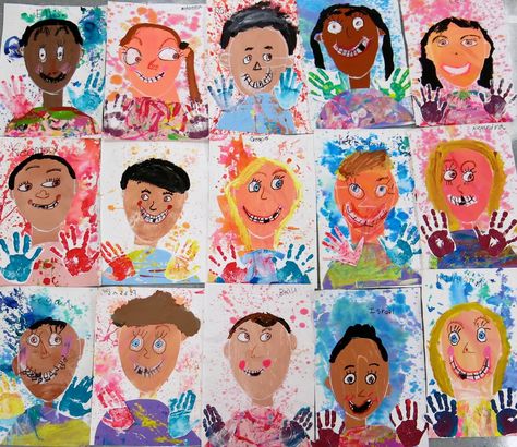 Cassie Stephens: In the Art Room: I Ain't Gonna Paint No More Portraits Mlk Art Projects, Mlk Art, Kindergarten Self Portraits, Self Portrait Art, First Grade Art, Cassie Stephens, 2nd Grade Art, Classroom Art Projects, Self Portraits