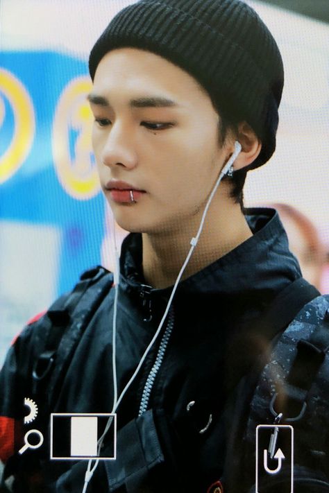 prev 181011 #HYUNJIN #STRAYKIDS