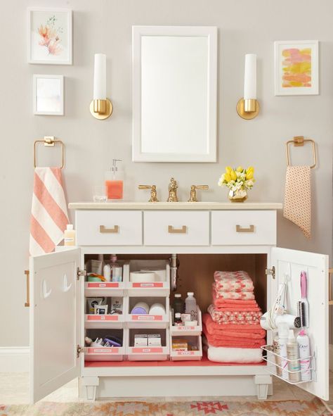 8 Clever Storage Ideas for Under the Bathroom Sink Bathroom Sink Storage Ideas, Under Bathroom Sink Storage, Under Bathroom Sink, Bathroom Organization Ideas, Bathroom Sink Organization, Bathroom Sink Storage, Pretty Storage, Bathroom Organization Diy, Small Bathroom Vanities